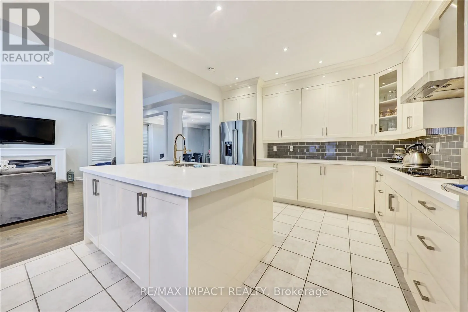 2 WHITBREAD CRESCENT