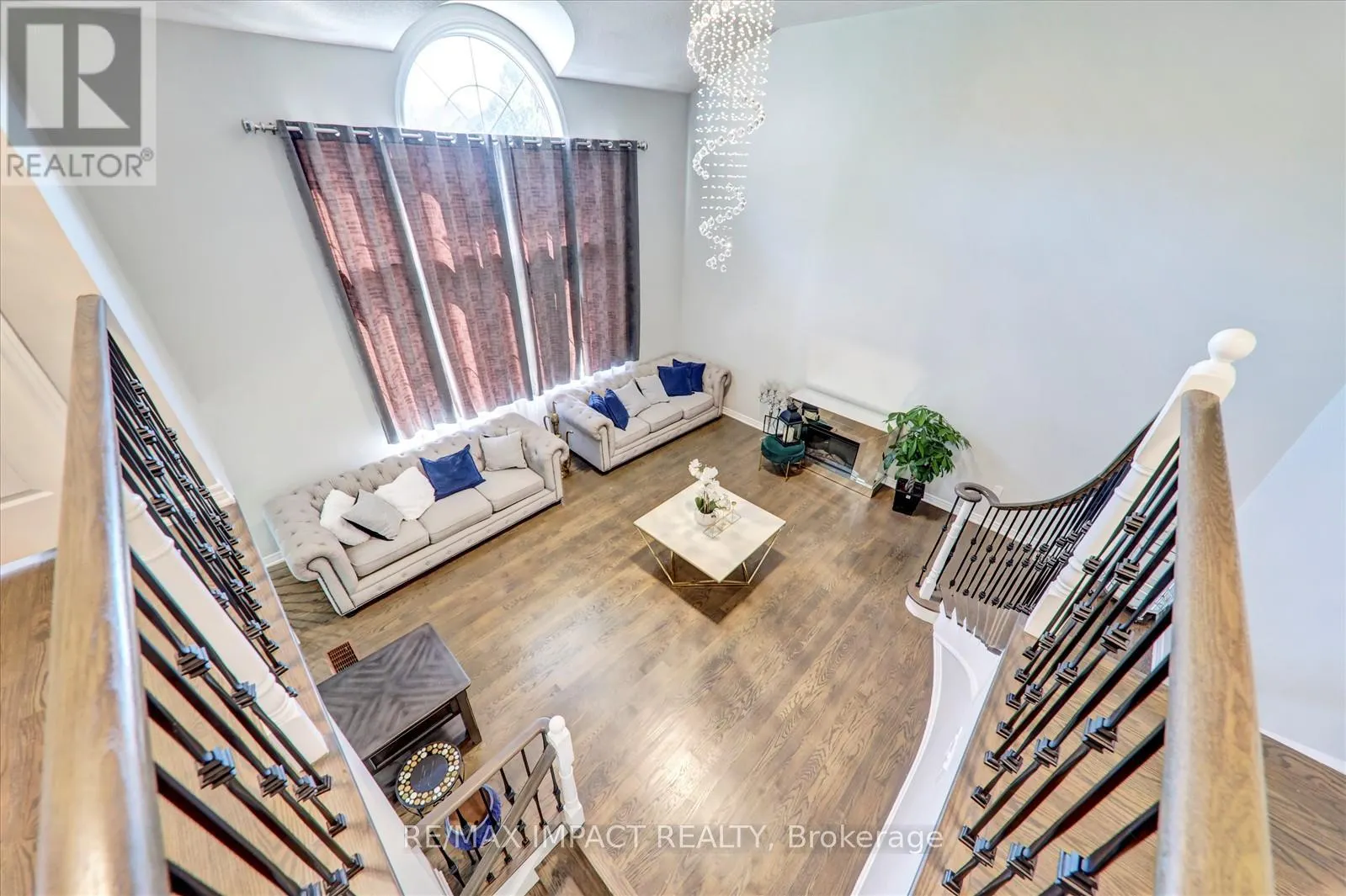 2 WHITBREAD CRESCENT