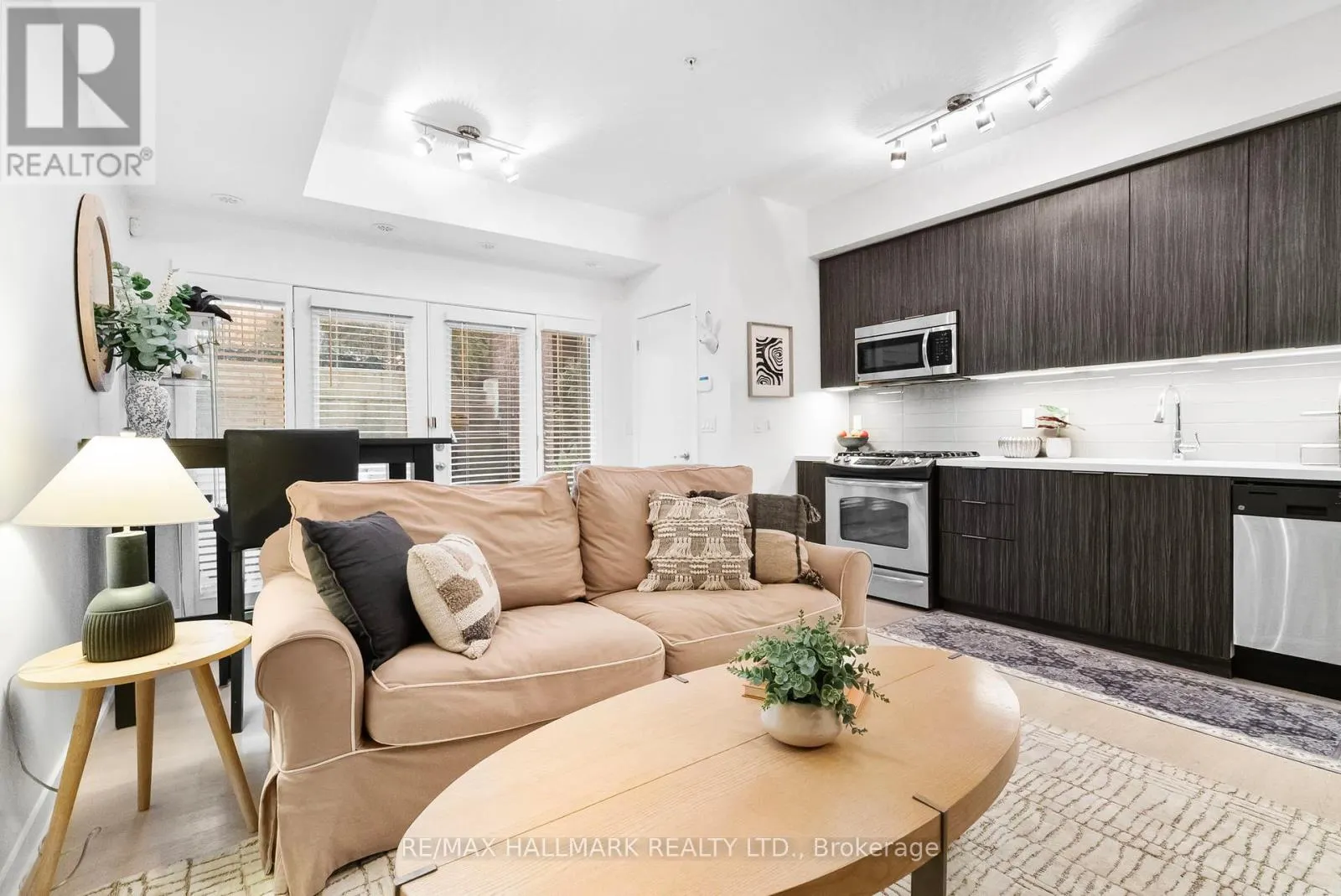 61 - 140 BROADVIEW AVENUE