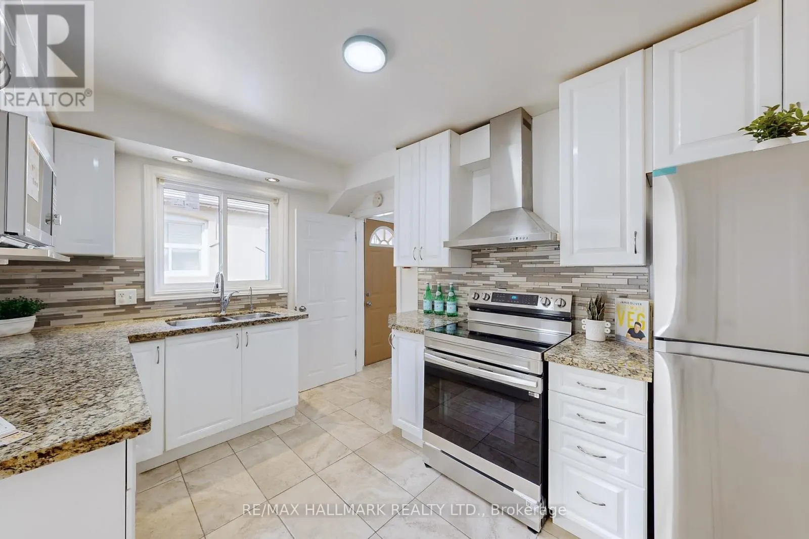 1393 BIRCHMOUNT ROAD