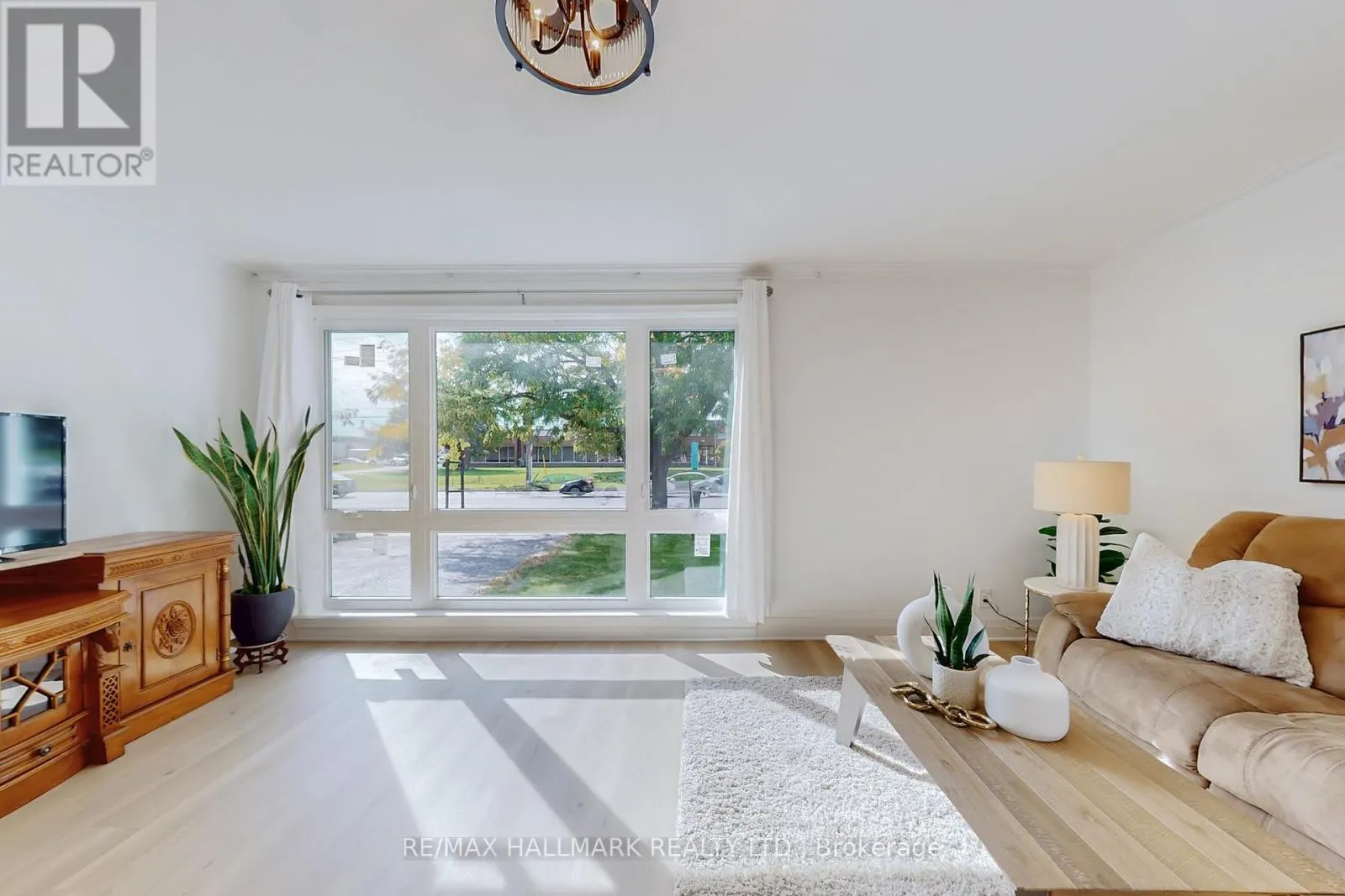 1393 BIRCHMOUNT ROAD