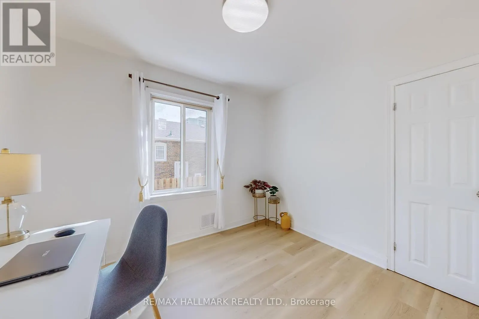 1393 BIRCHMOUNT ROAD