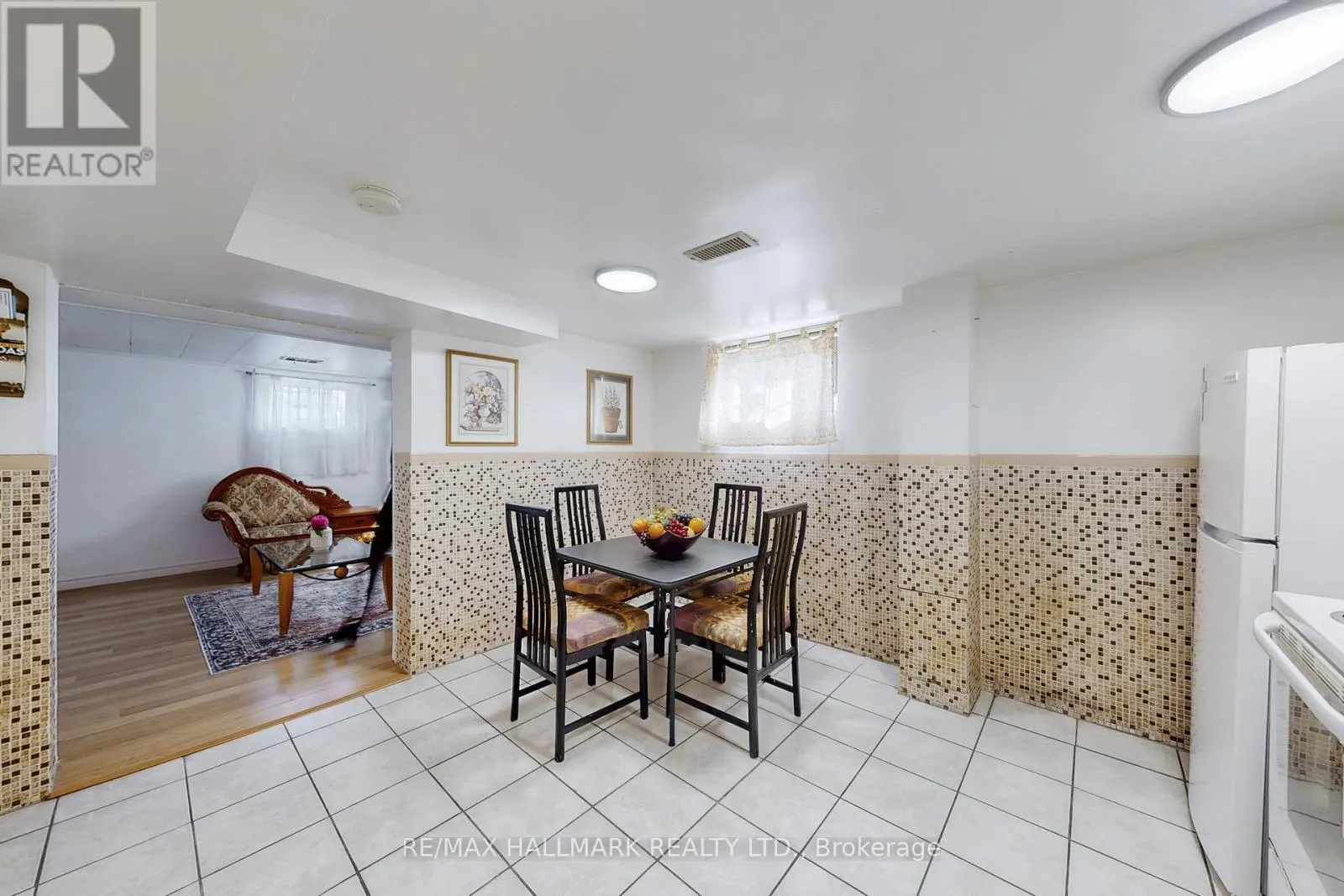 1393 BIRCHMOUNT ROAD