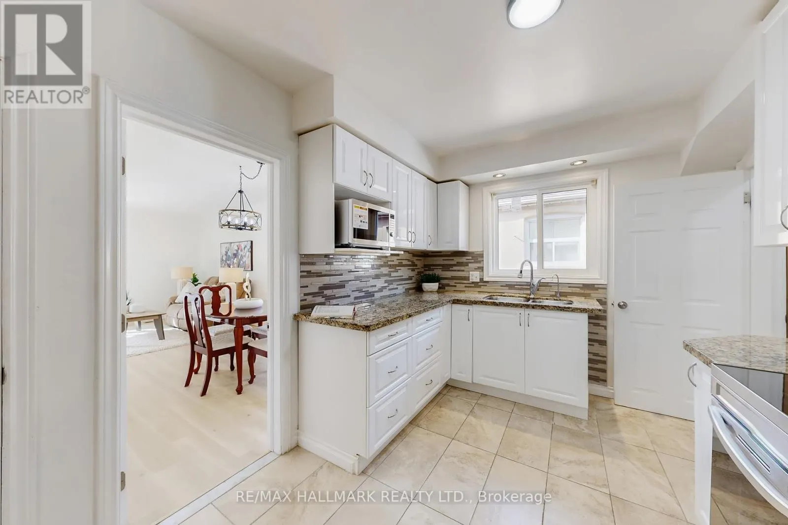 1393 BIRCHMOUNT ROAD