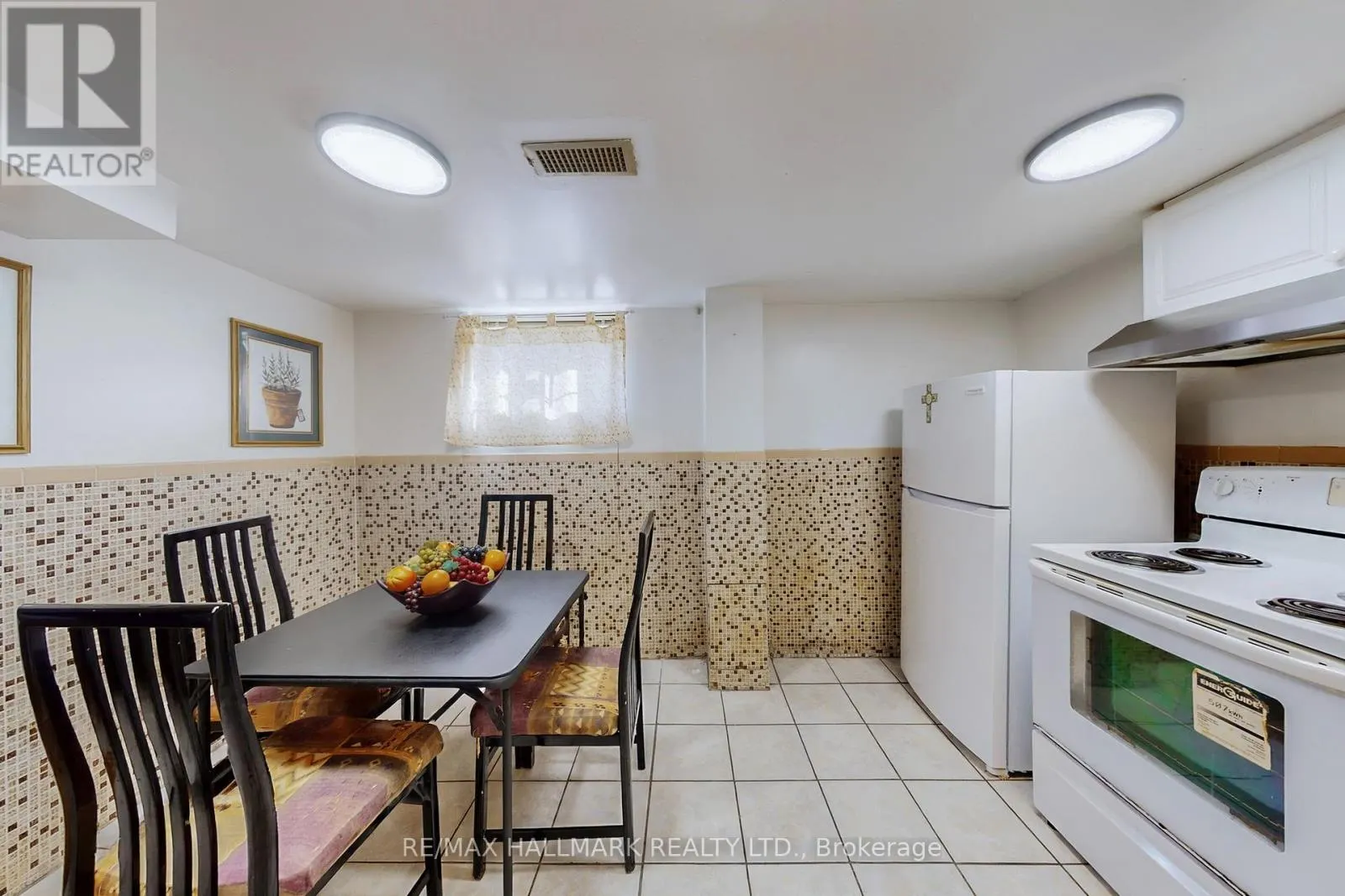 1393 BIRCHMOUNT ROAD