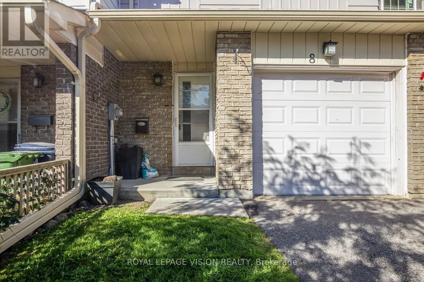 8 - 301 WASHBURN WAY