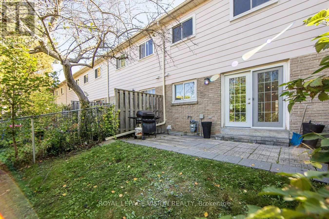 8 - 301 WASHBURN WAY