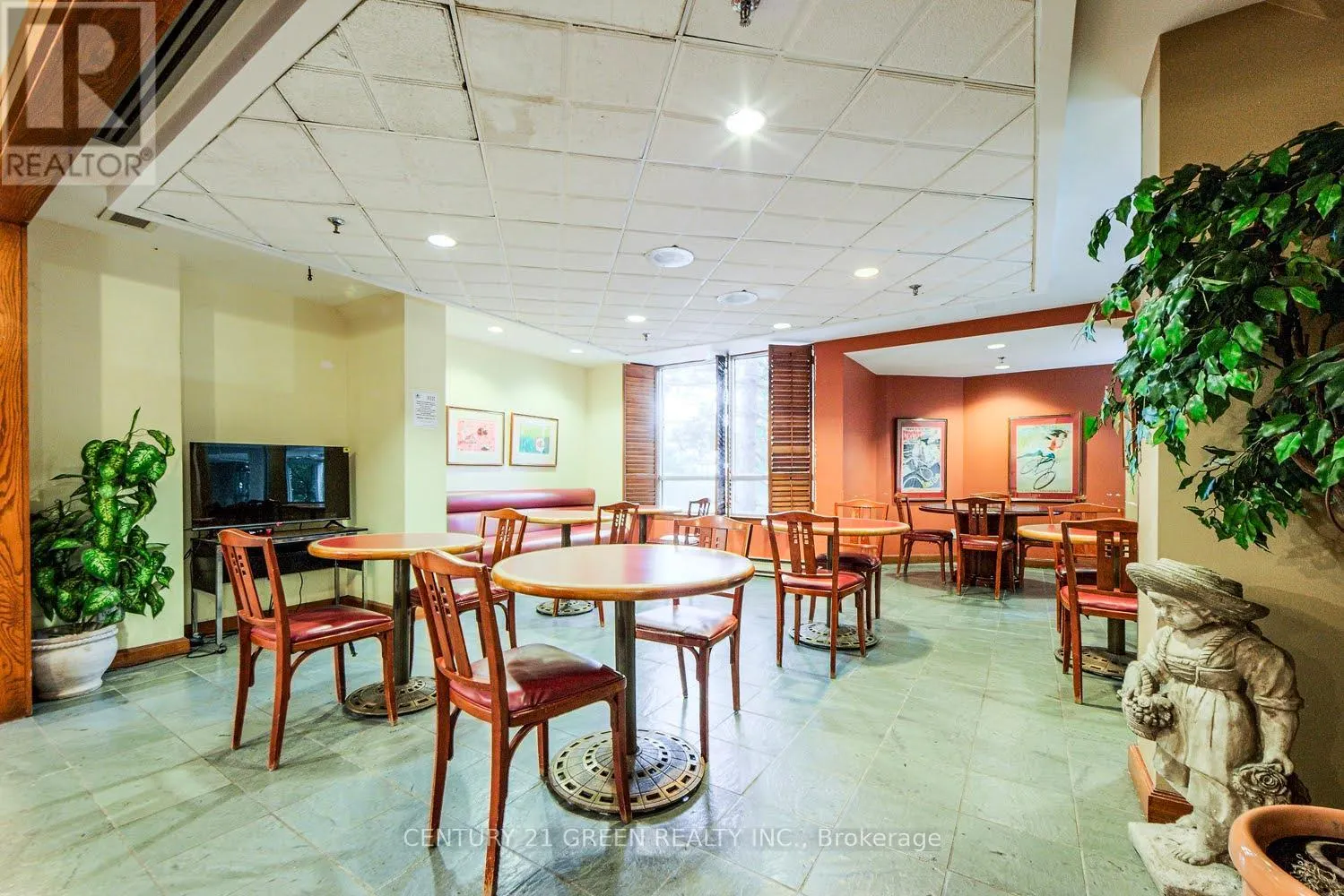 2623 - 68 CORPORATE DRIVE