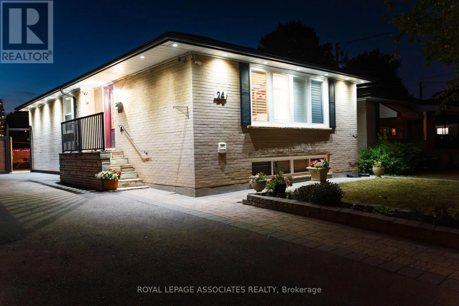 24 HURLEY CRESCENT