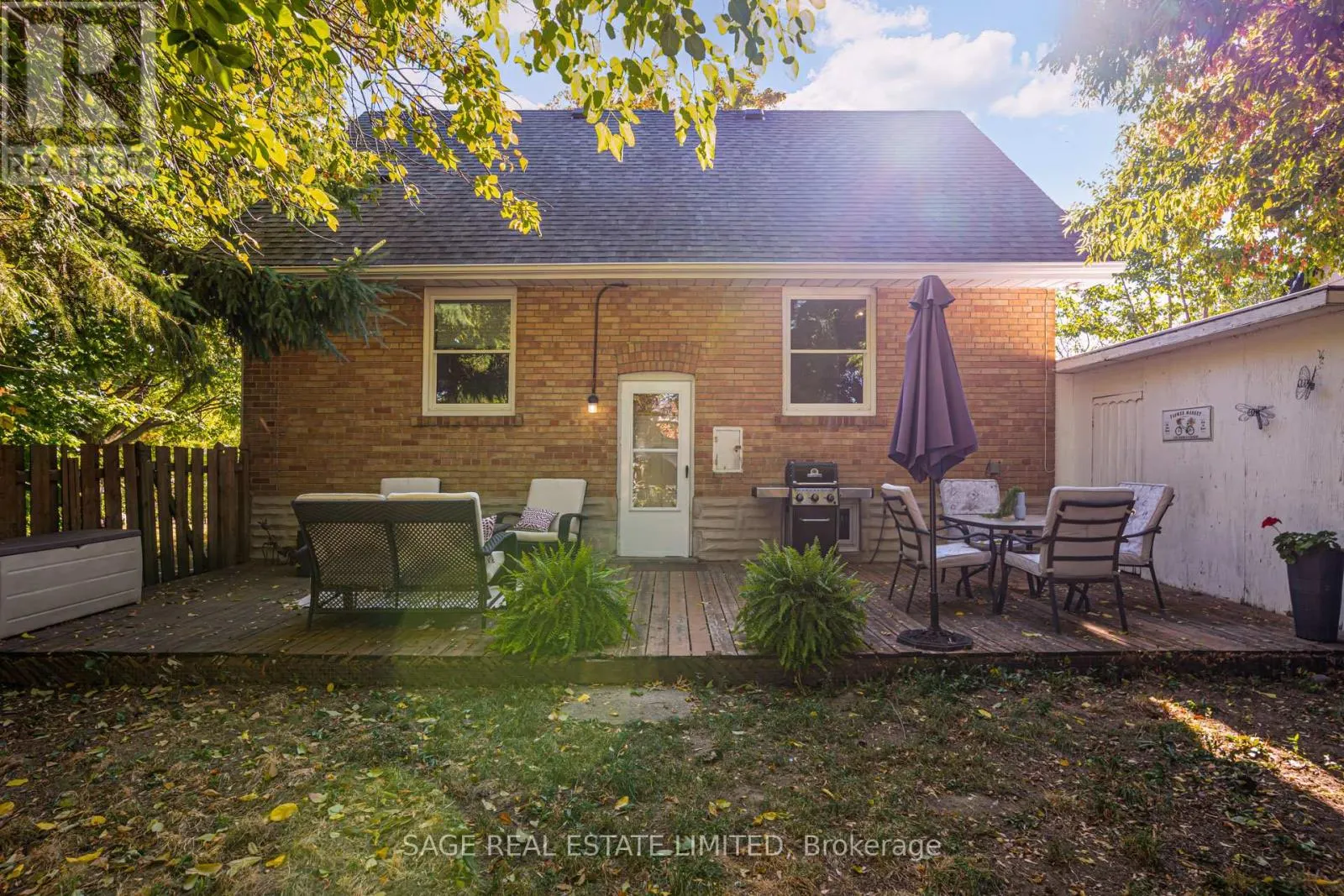 48 SHROPSHIRE DRIVE