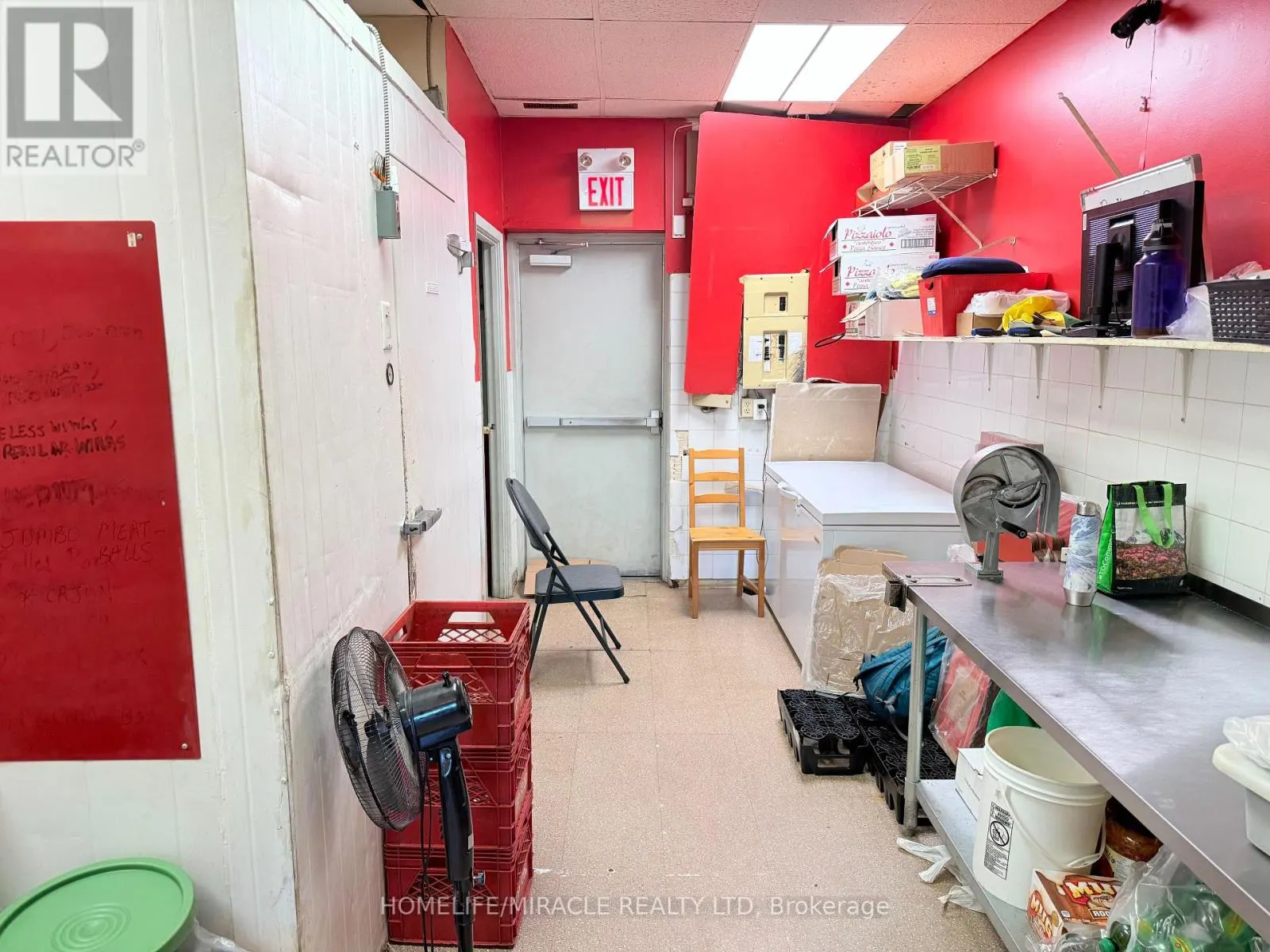 3 HARWOOD AVENUE S