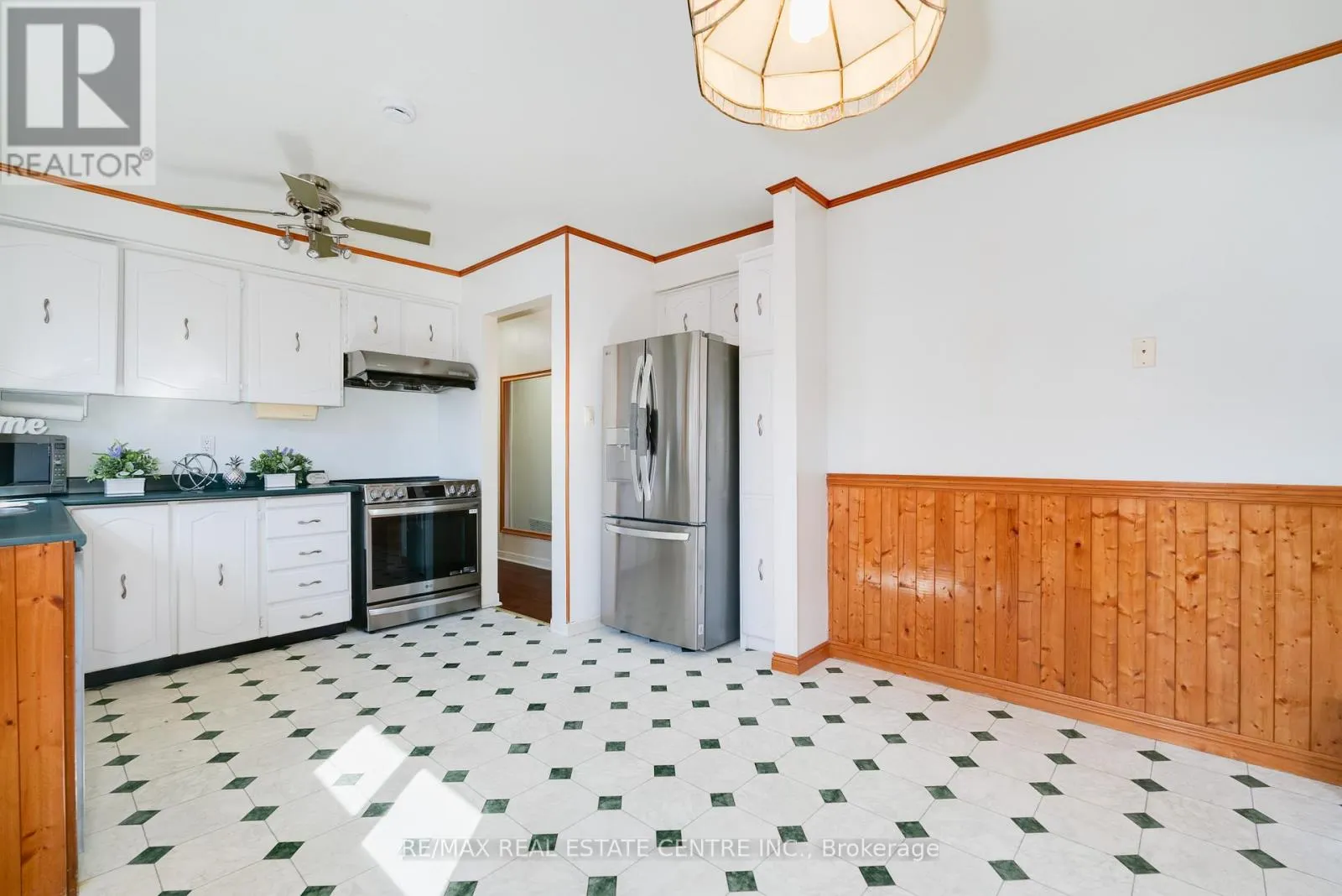33 MILLHOUSE CRESCENT