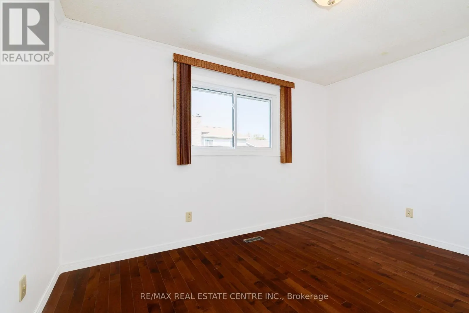 33 MILLHOUSE CRESCENT