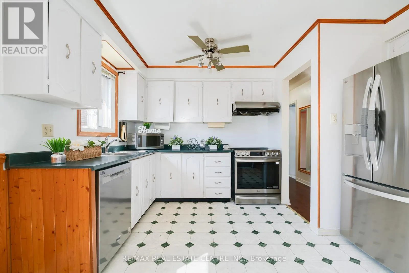 33 MILLHOUSE CRESCENT