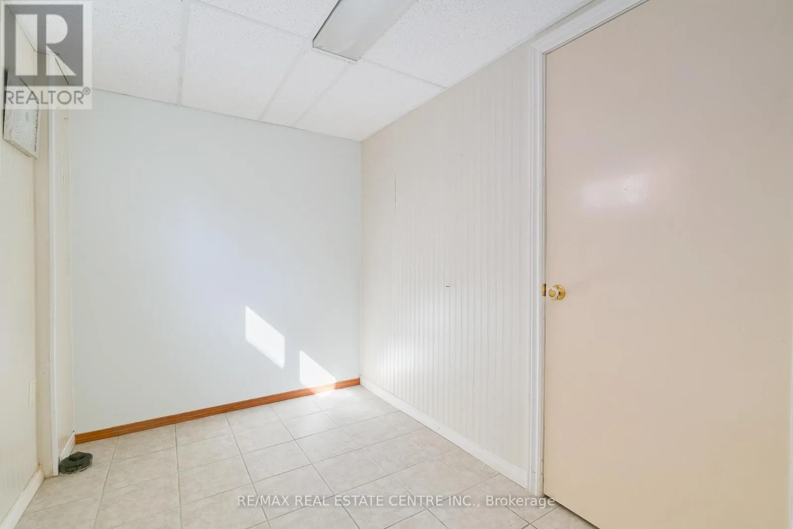 33 MILLHOUSE CRESCENT