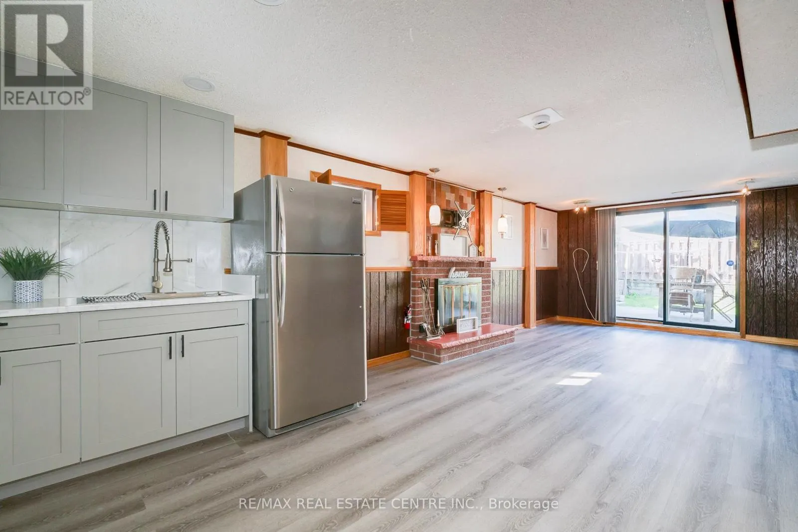 33 MILLHOUSE CRESCENT