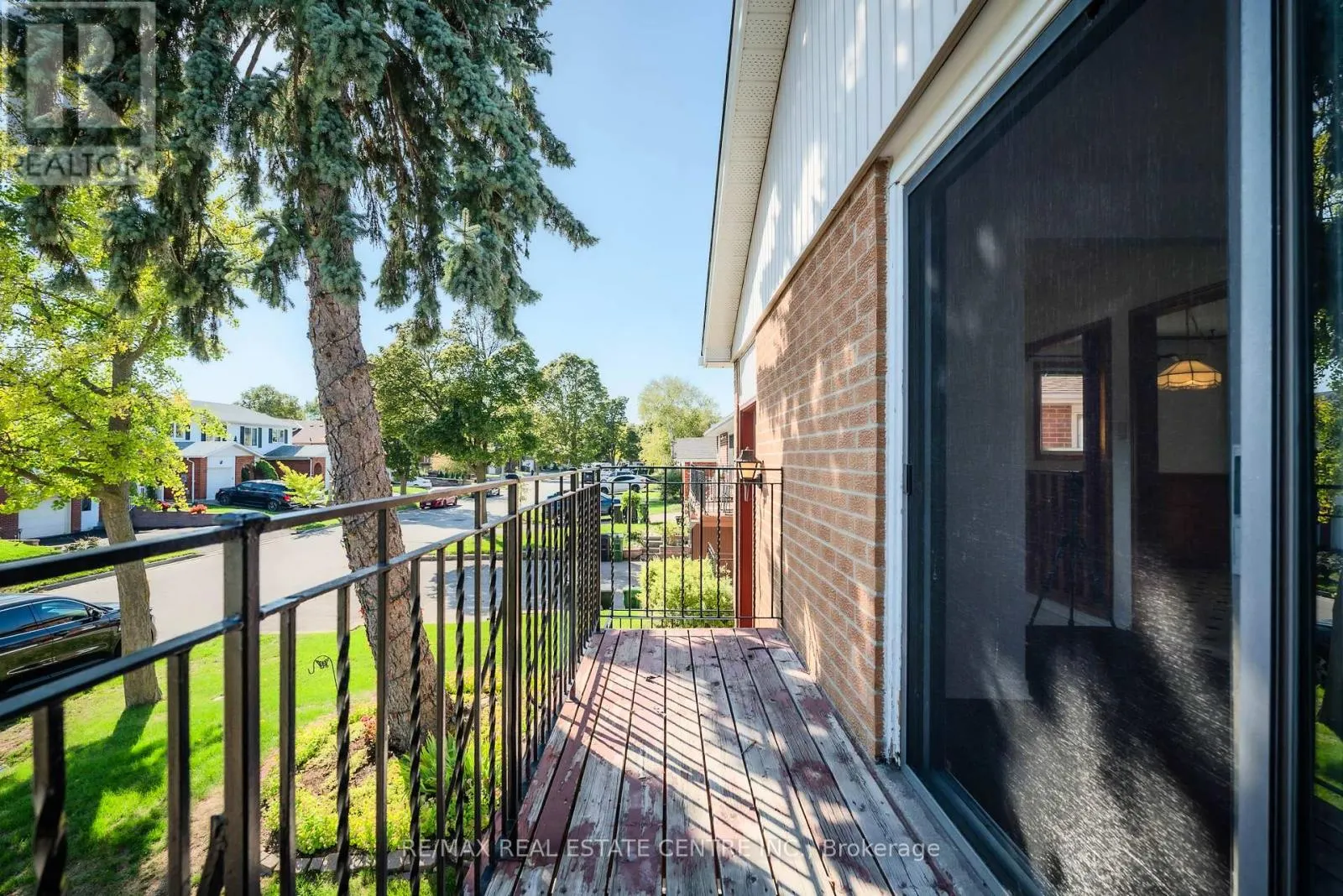 33 MILLHOUSE CRESCENT