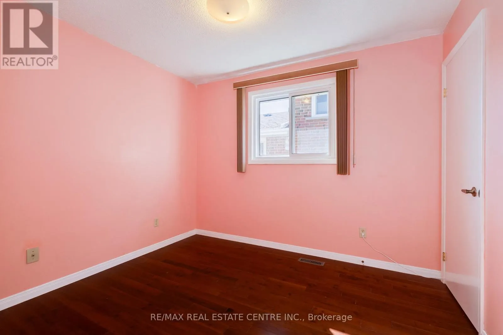 33 MILLHOUSE CRESCENT