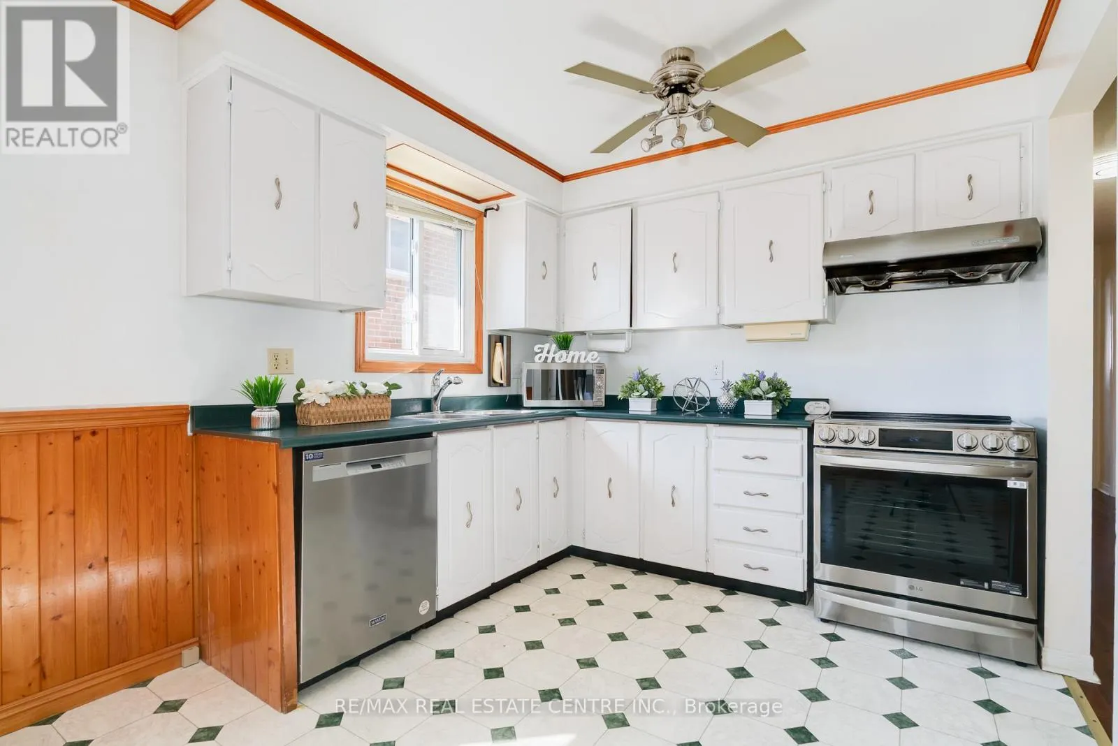 33 MILLHOUSE CRESCENT