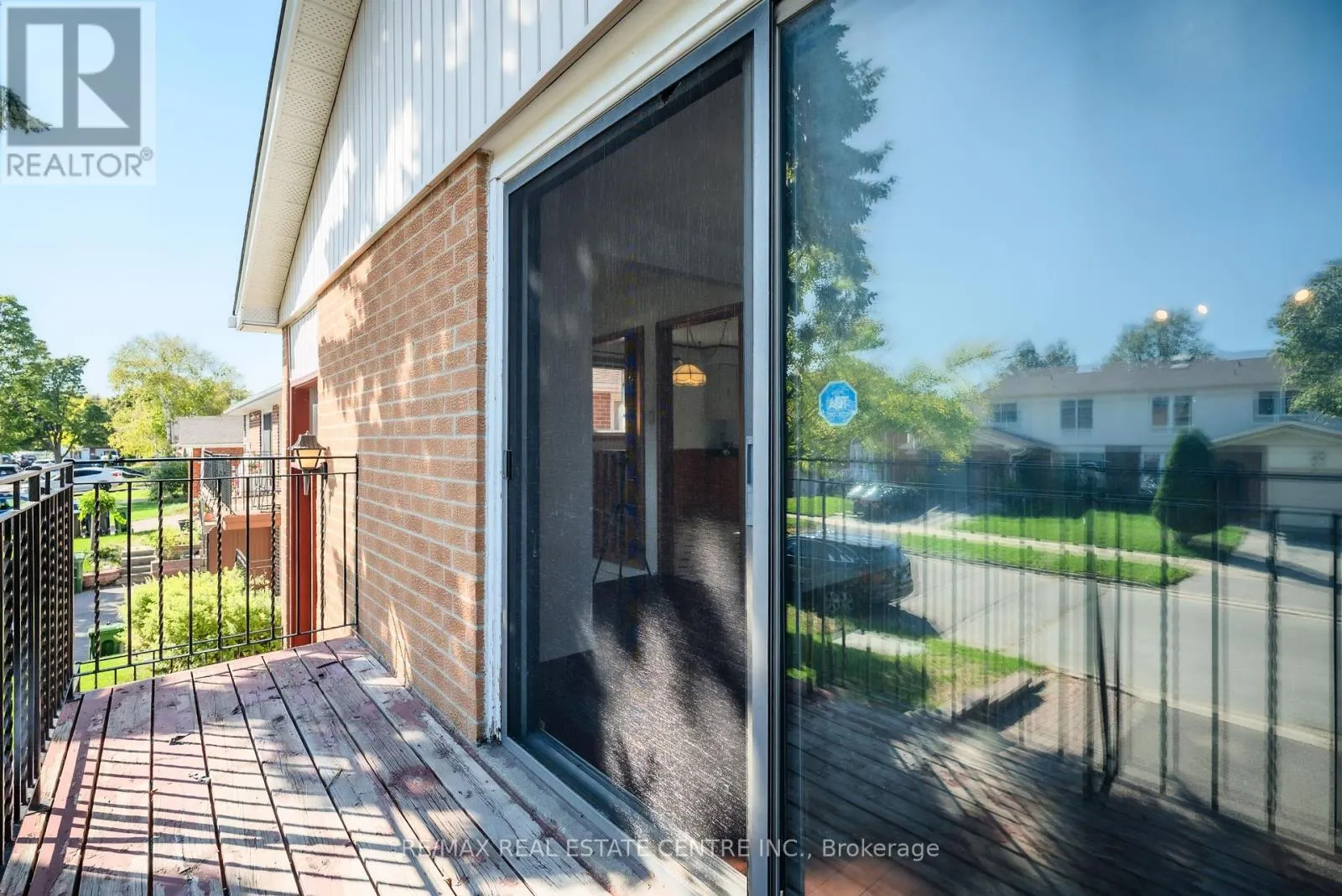 33 MILLHOUSE CRESCENT