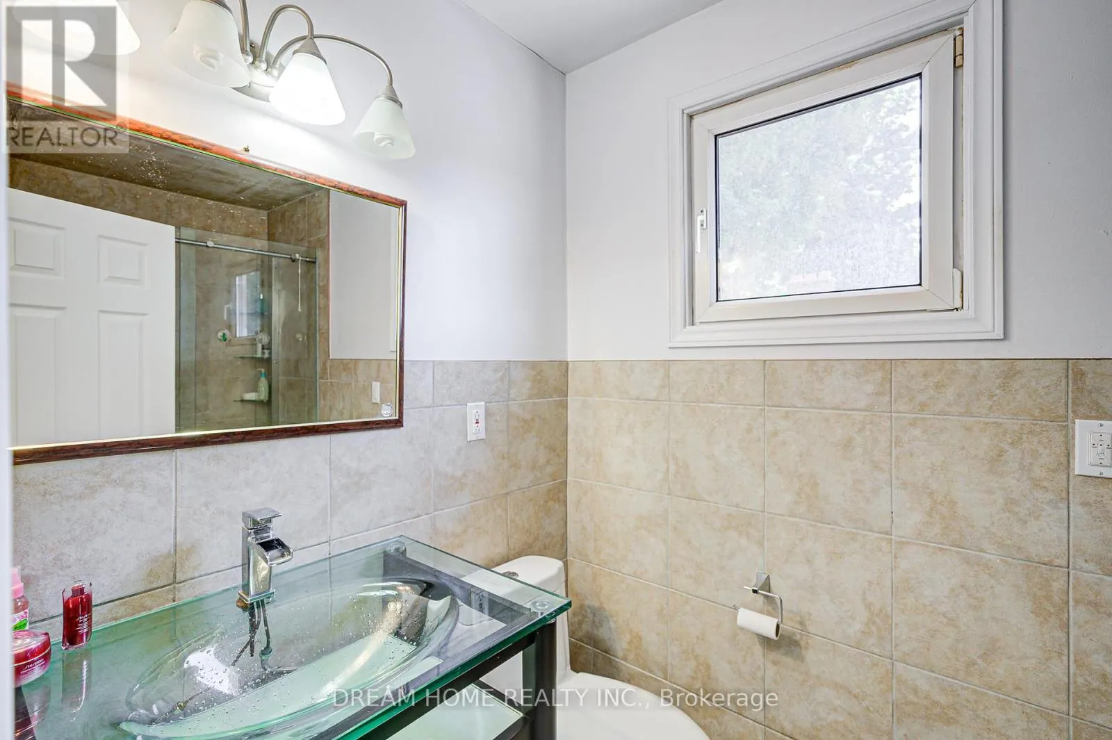 811 HUNTINGWOOD DRIVE