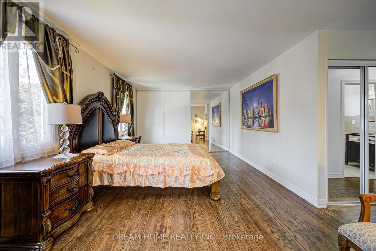 811 HUNTINGWOOD DRIVE