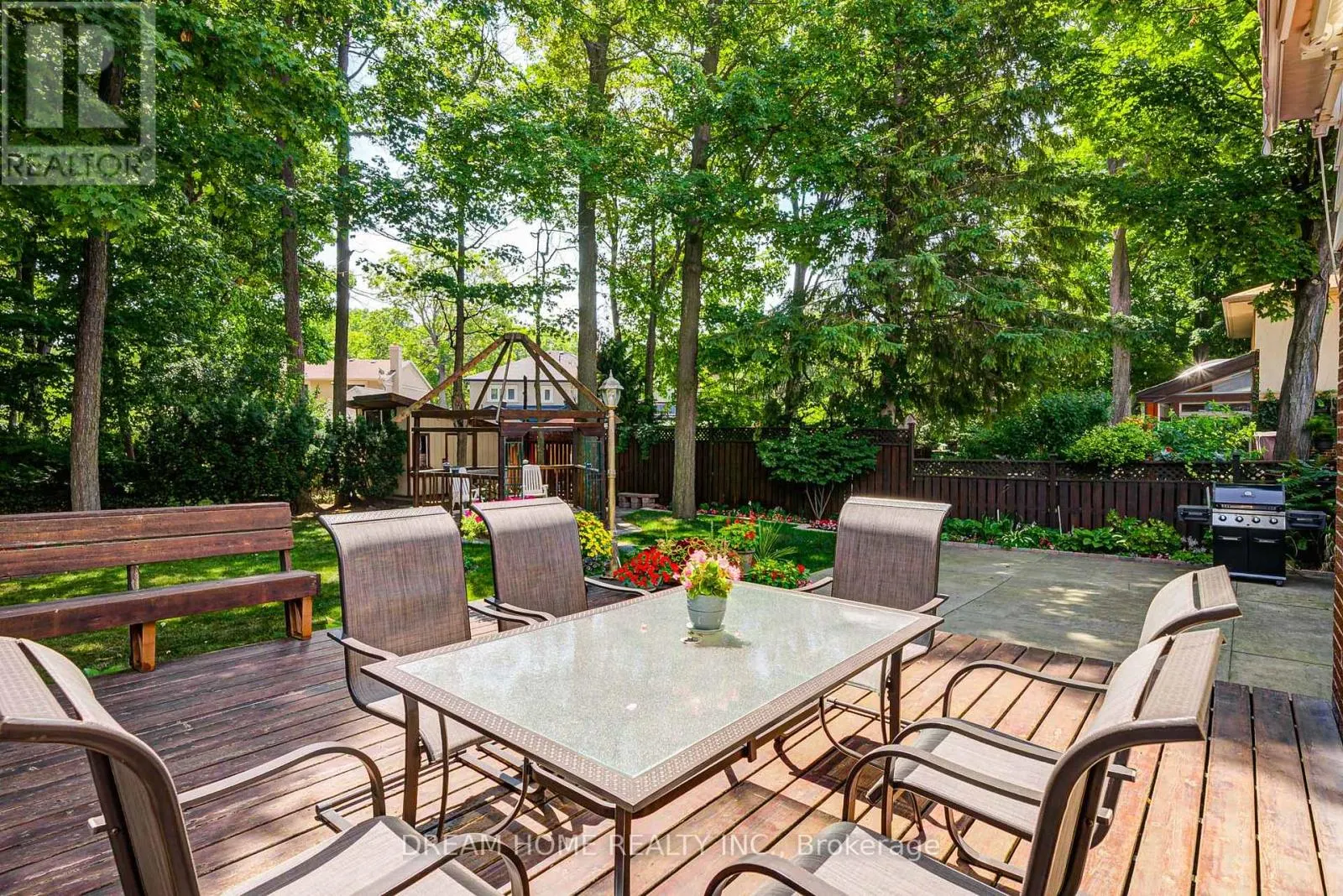 811 HUNTINGWOOD DRIVE