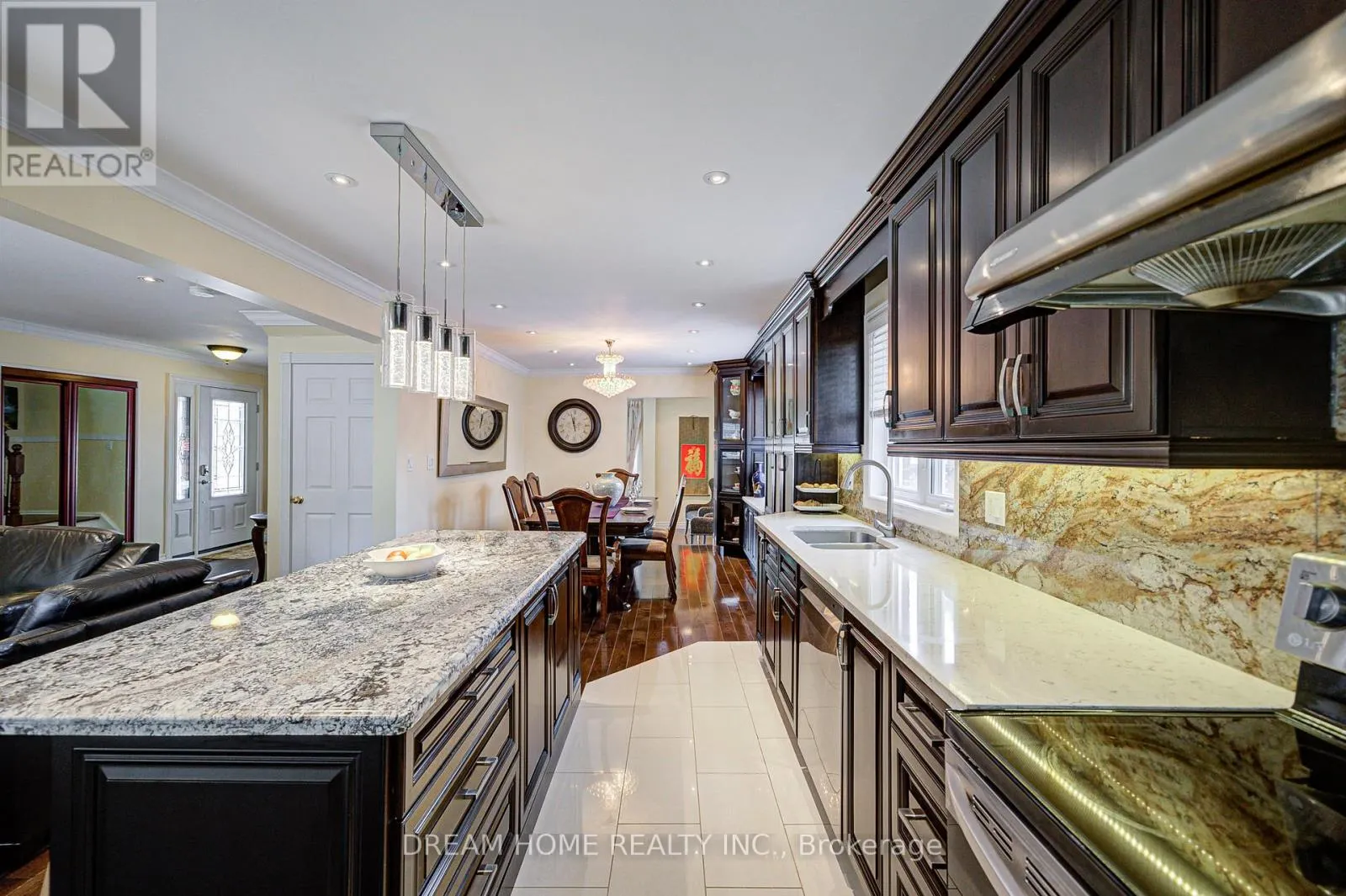 811 HUNTINGWOOD DRIVE