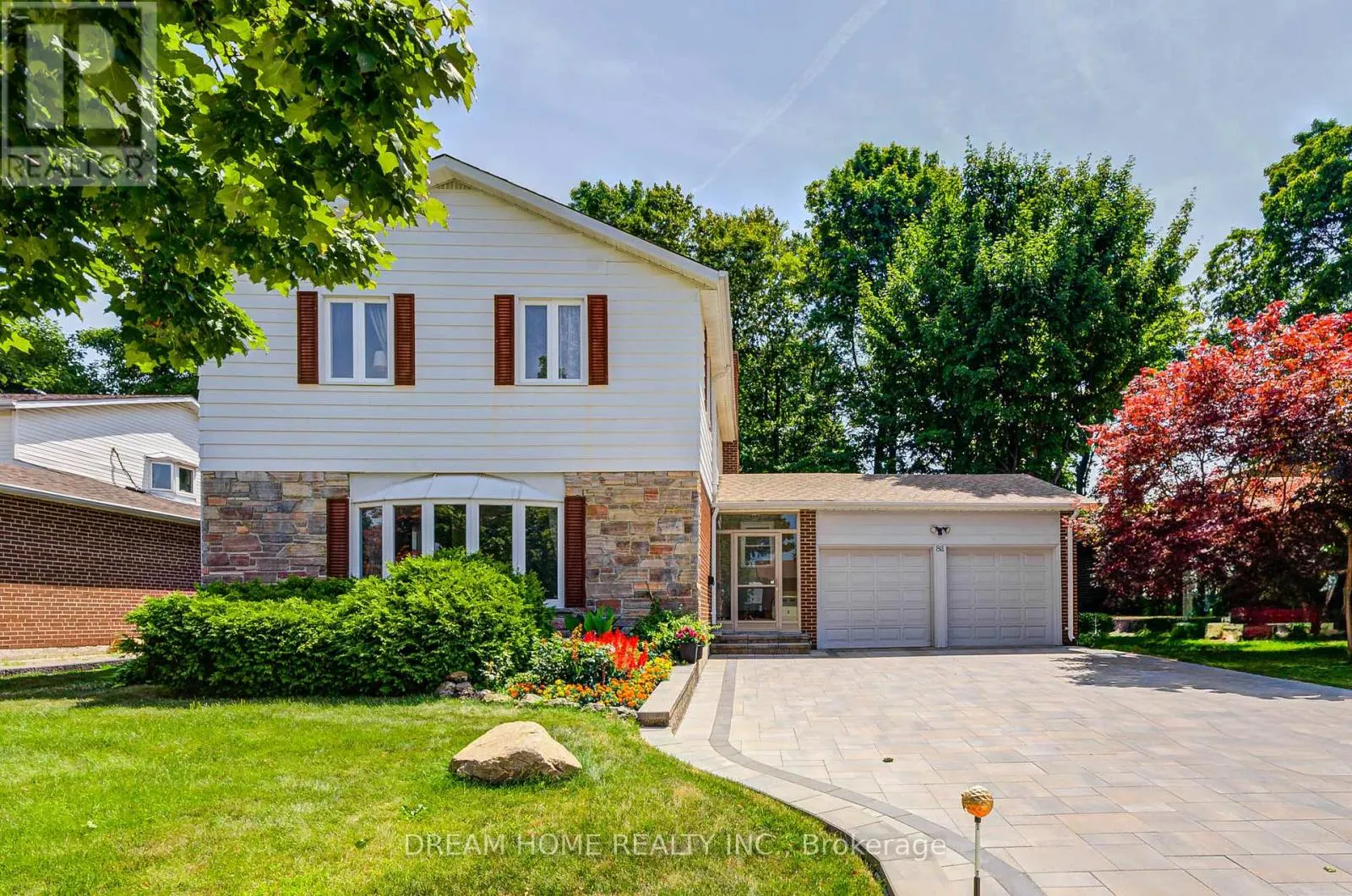 811 HUNTINGWOOD DRIVE
