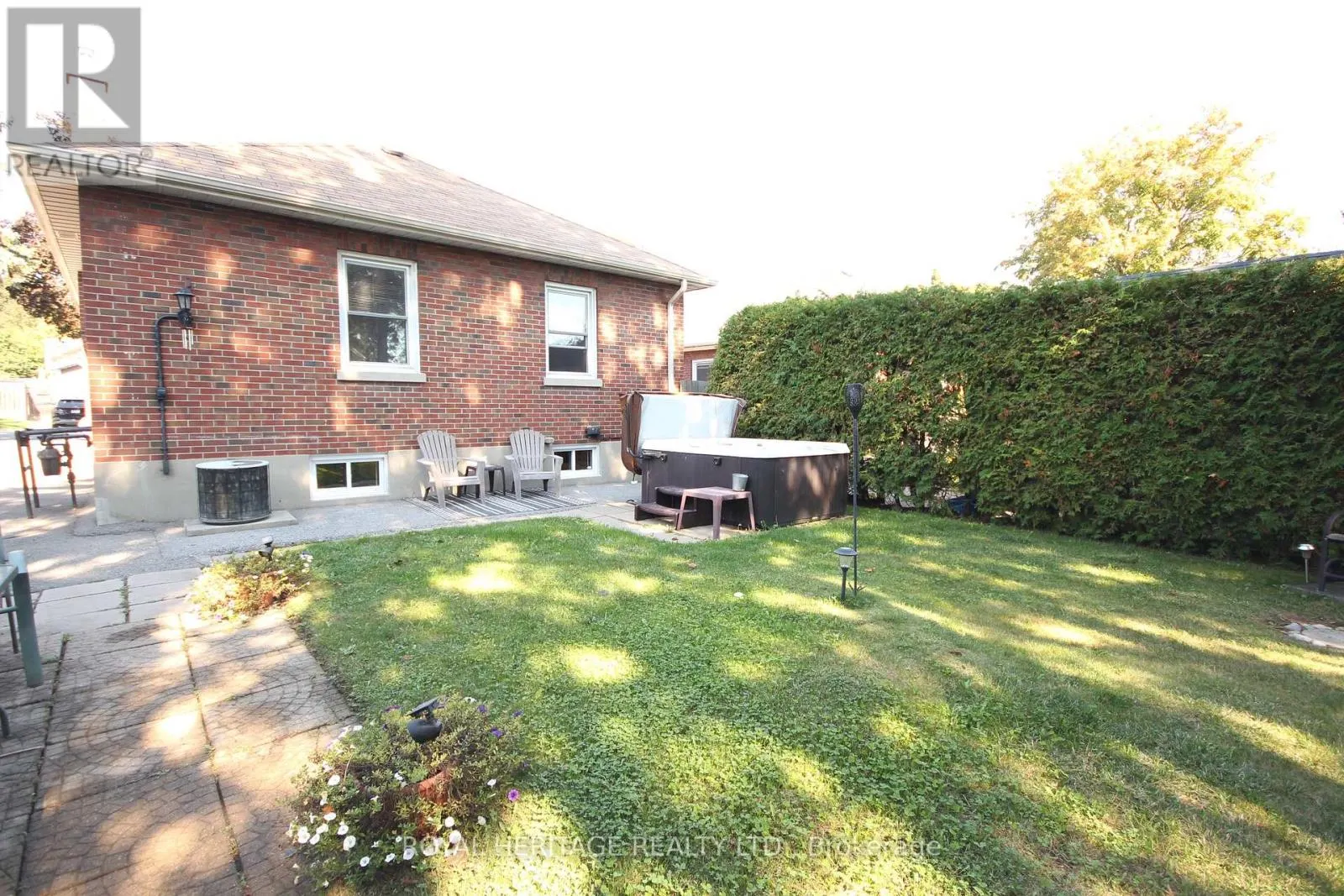 373 COLBORNE STREET E