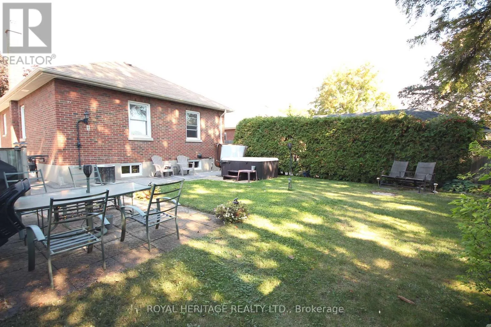 373 COLBORNE STREET E