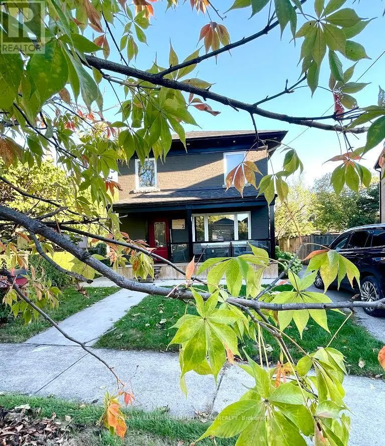 2 LEAGROVE CRESCENT