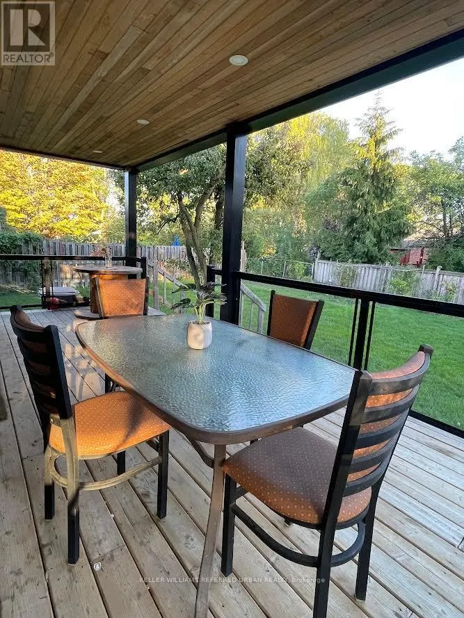 2 LEAGROVE CRESCENT