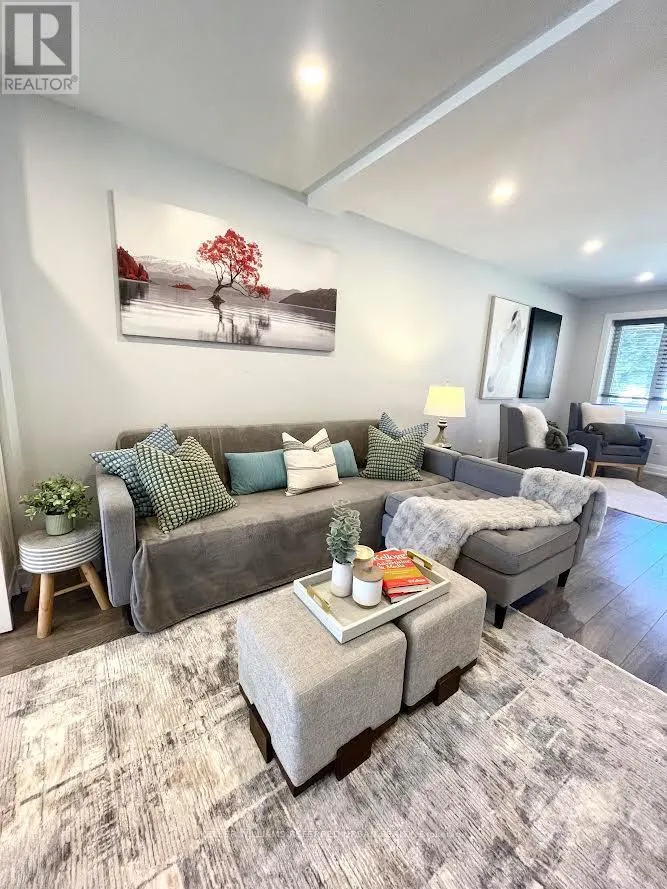 2 LEAGROVE CRESCENT