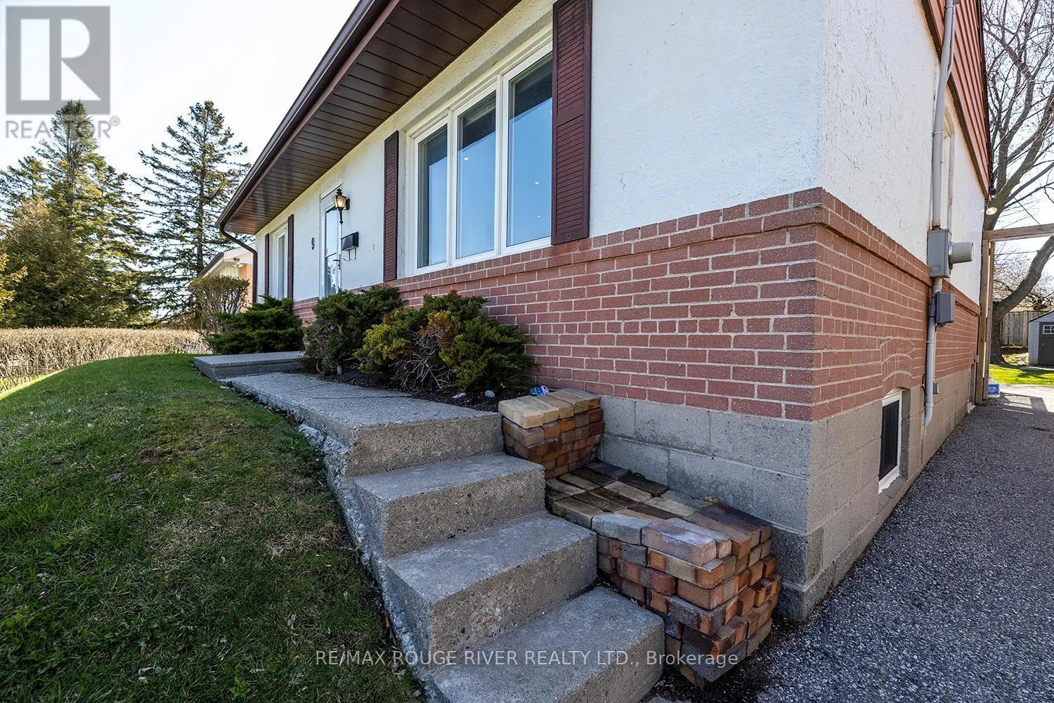 9 GRANARD BOULEVARD