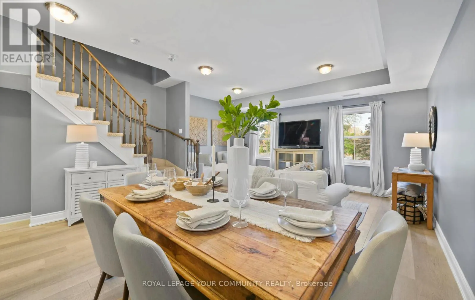 205 - 17 BALDWIN STREET N