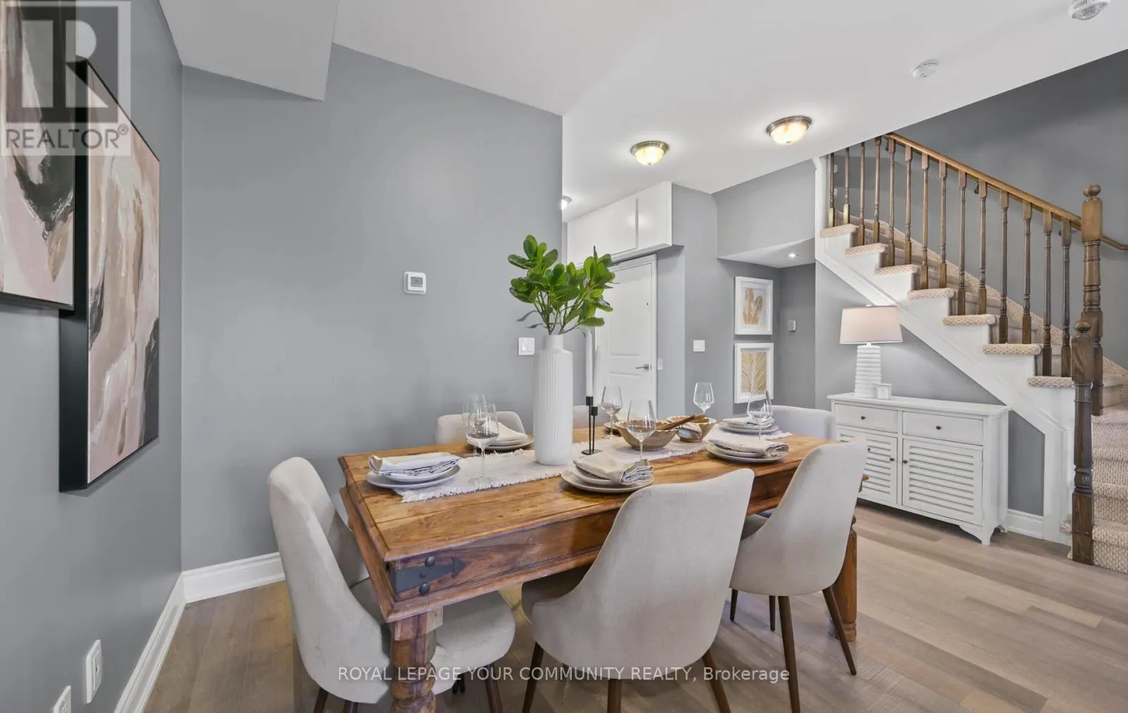 205 - 17 BALDWIN STREET N