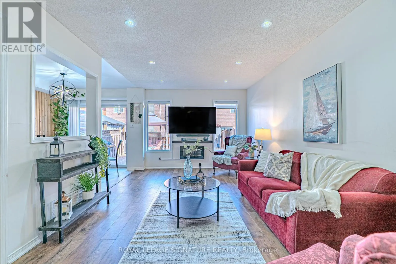 100 STOKELY CRESCENT