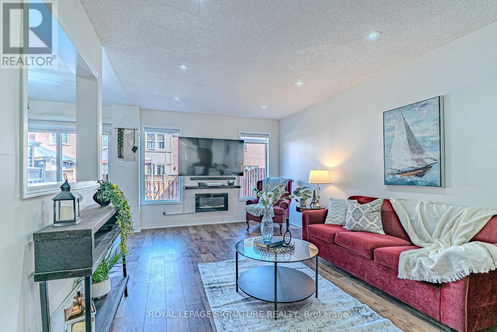100 STOKELY CRESCENT