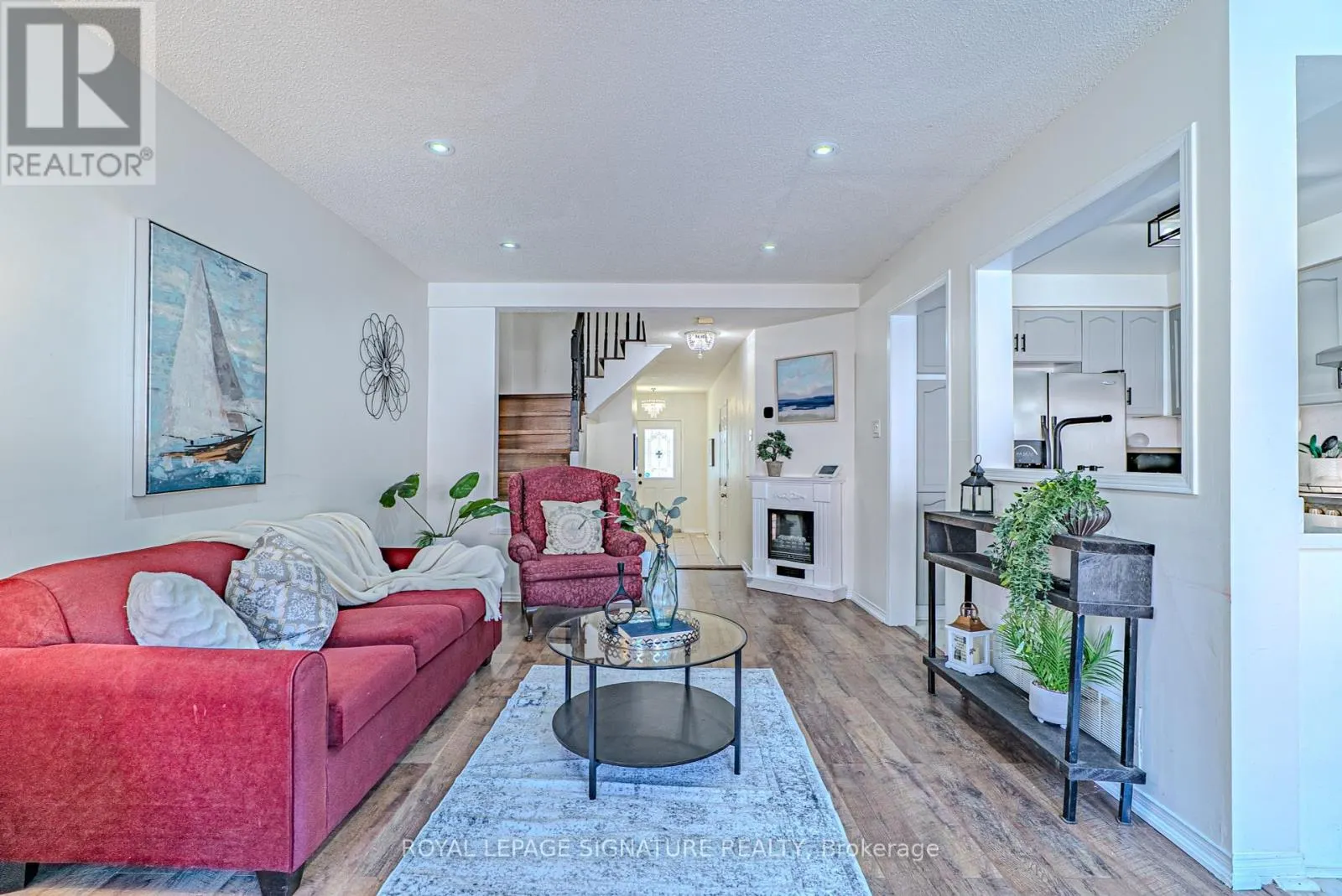 100 STOKELY CRESCENT