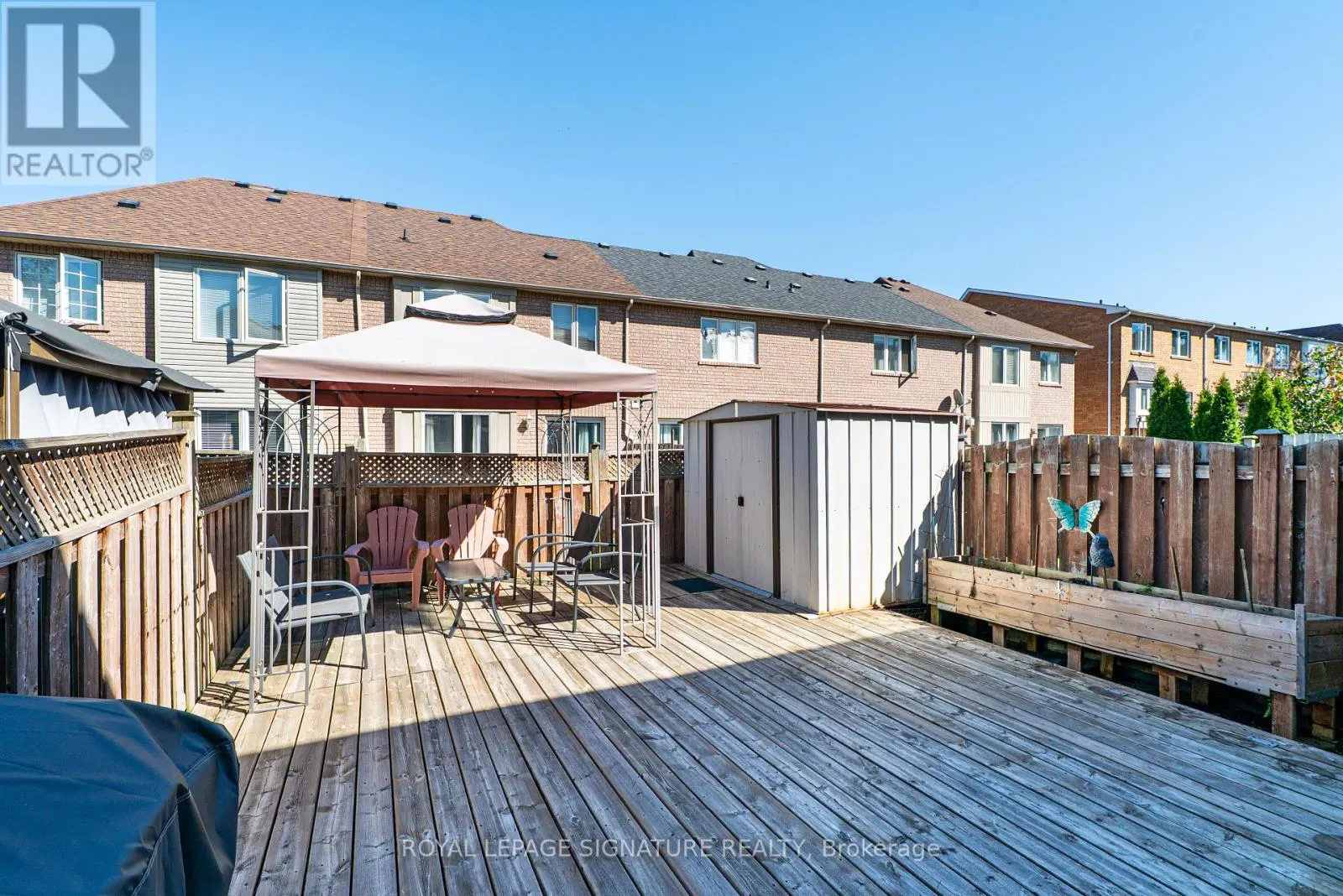 100 STOKELY CRESCENT