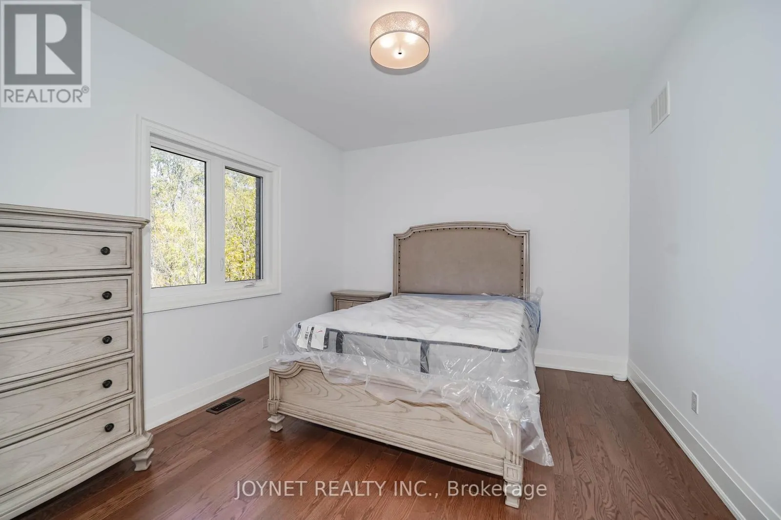 535 ROUGEMOUNT DRIVE