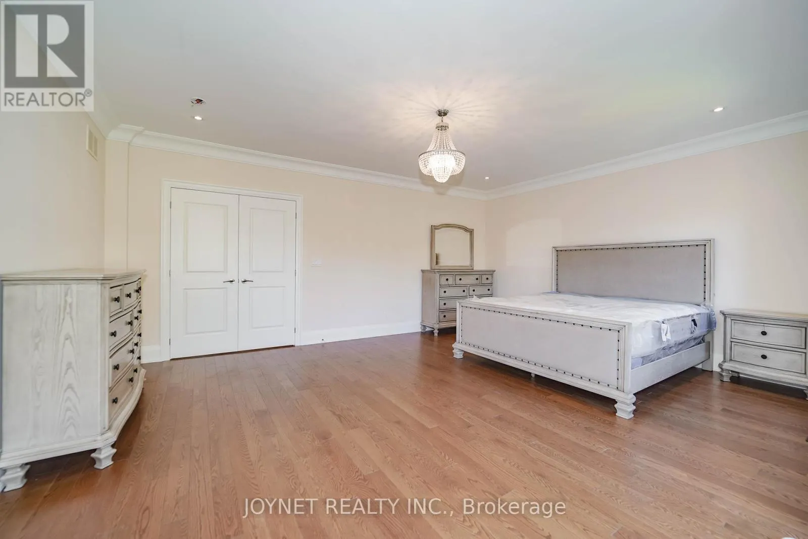 535 ROUGEMOUNT DRIVE