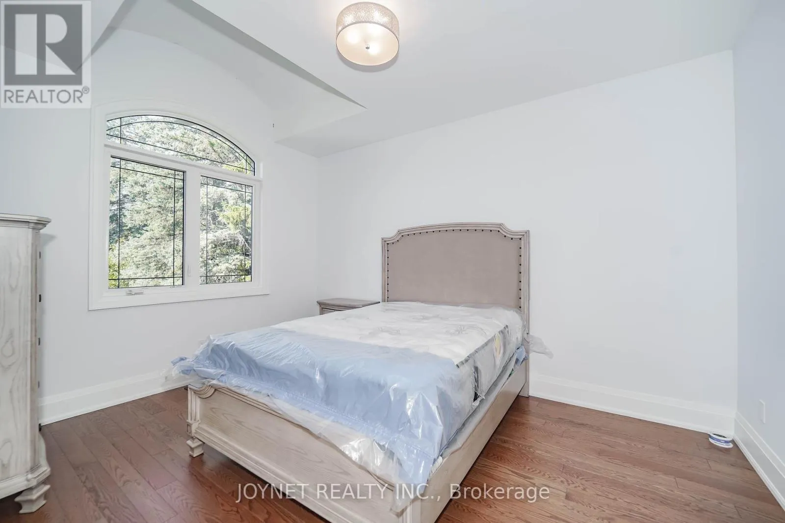535 ROUGEMOUNT DRIVE