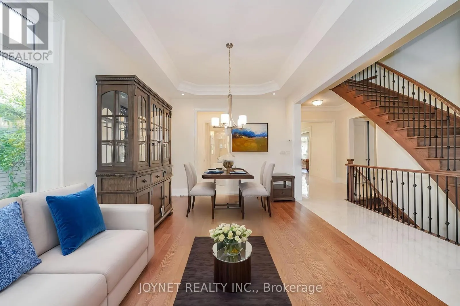 535 ROUGEMOUNT DRIVE
