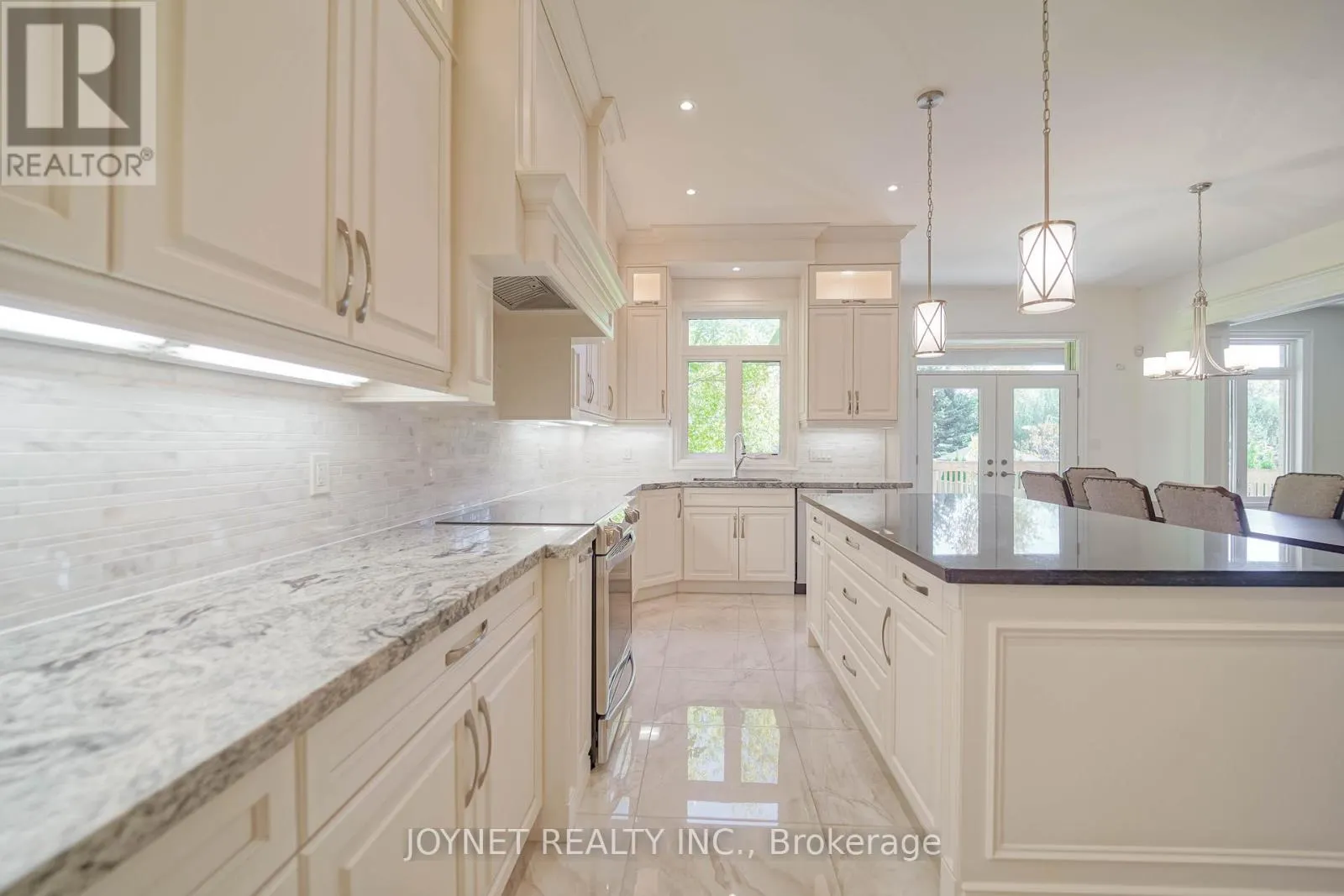 535 ROUGEMOUNT DRIVE