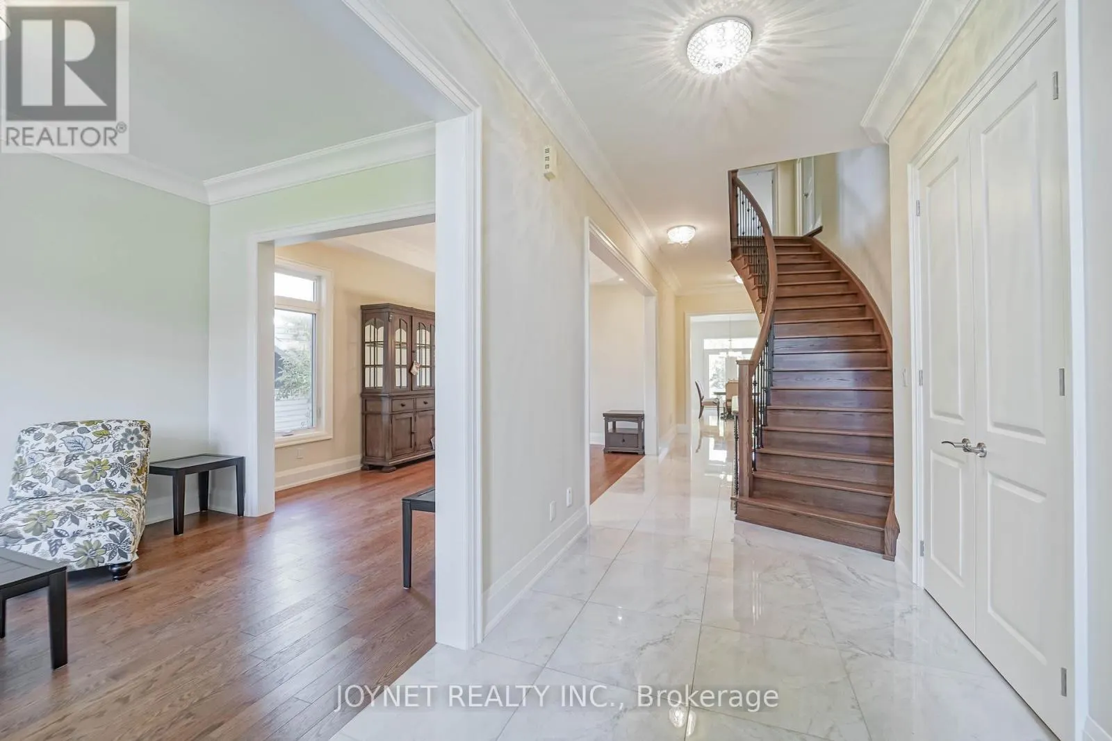 535 ROUGEMOUNT DRIVE