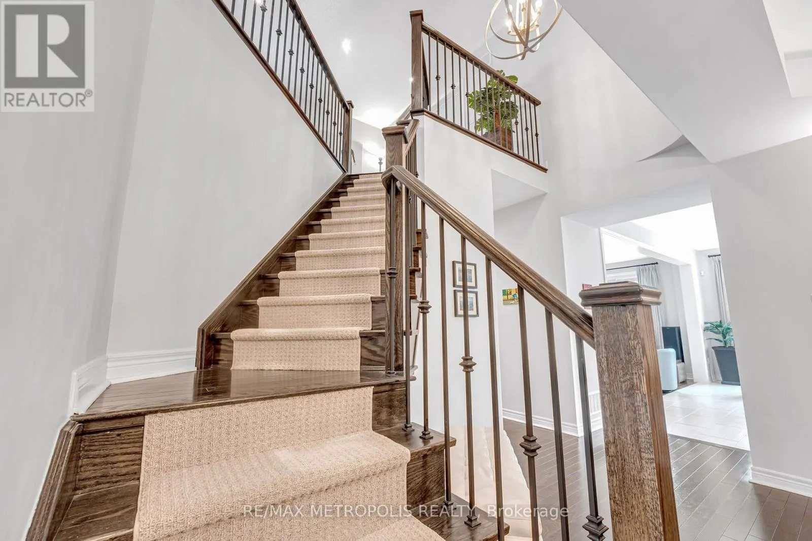 15 RUMBELLOW CRESCENT