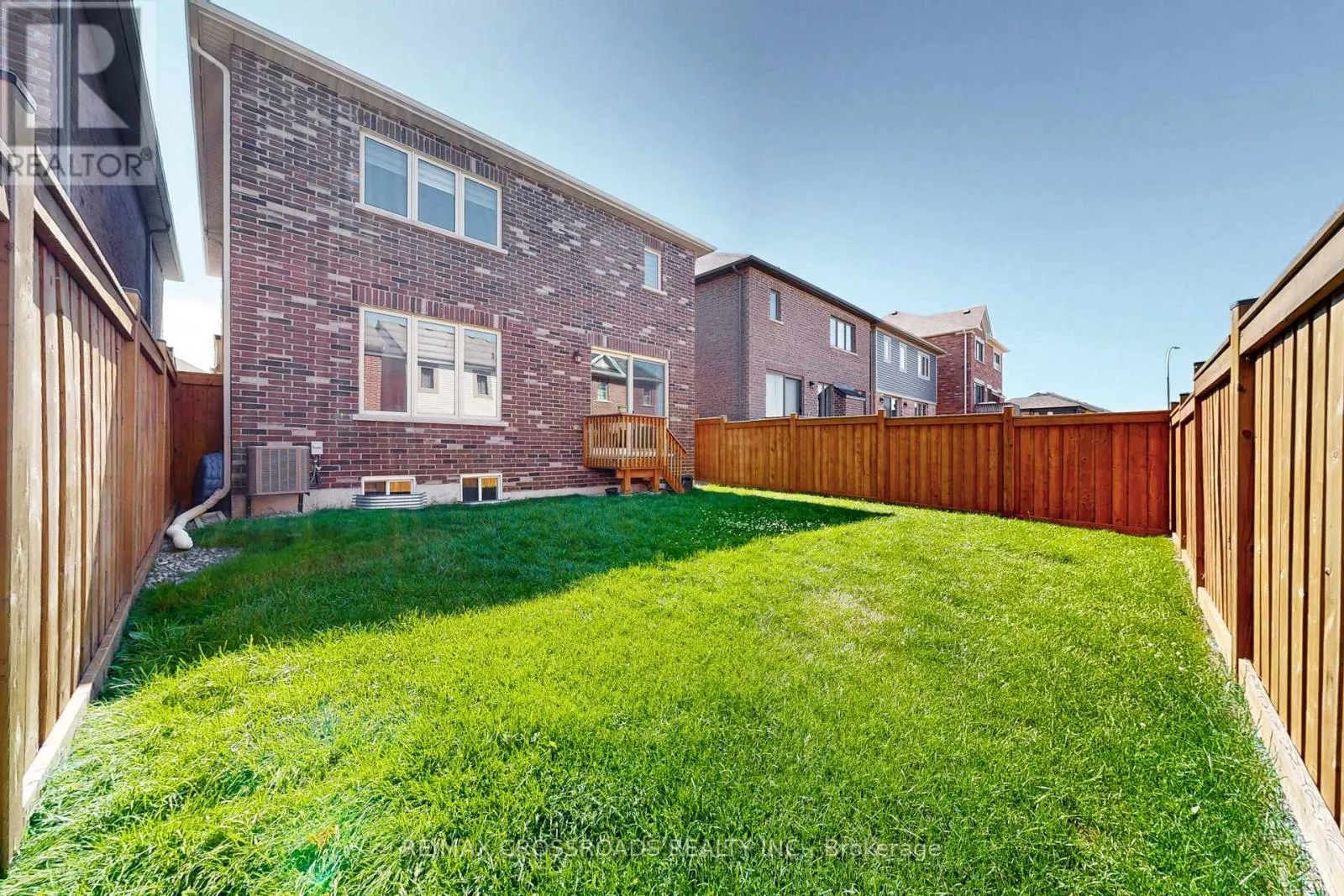 15 LITTLEBECK CRESCENT