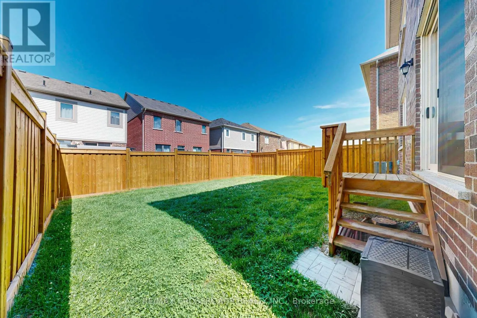 15 LITTLEBECK CRESCENT